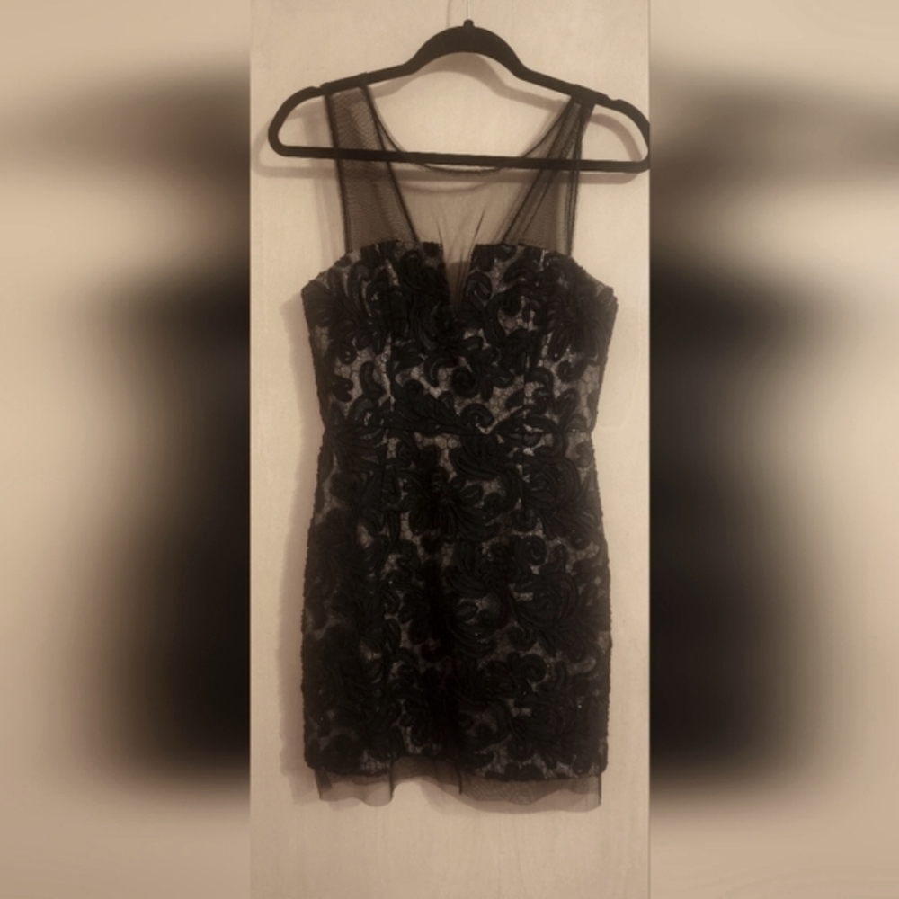 BCBGMAXAZRIA beautiful Embroidered black party dress - Picture 3 of 6